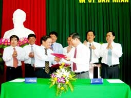 Ký kết hợp tác toàn diện với
Tập đoàn Dầu khí Việt Nam