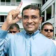 Ai giả danh Tổng thống trên Facebook?