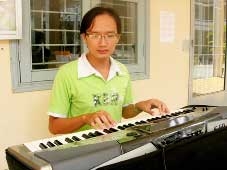 Chàng sinh viên năng động, học giỏi