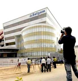 Bắt giữ Chủ tịch công ty máy tính Satyam vì lừa đảo