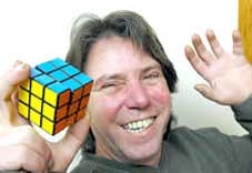 Mất 26 năm để giải khối rubik