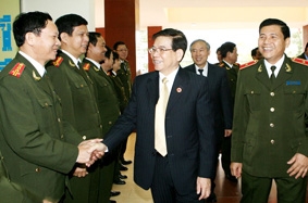 Các đồng chí lãnh đạo Đảng, Nhà nước thăm và chúc Tết các đơn vị, địa phương