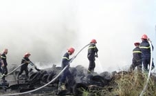 Cháy lớn gây hoảng loạn khu dân cư