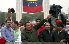 10 năm cầm quyền của ông Chavez