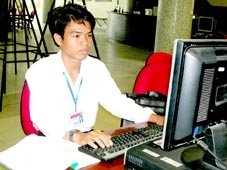 Hoa thơm trên đất khó