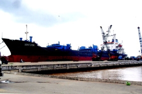 Thông qua cảng hơn 167.000 tấn hàng hóa trong tháng 1-2009