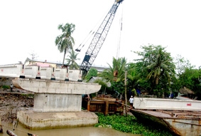 Còn lắm phiền hà