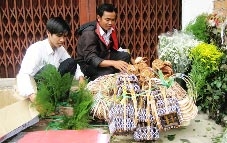 Sinh viên làm thêm mùa Valentine