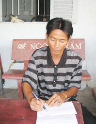 Trao tiền từ thiện