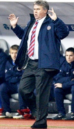 Guus Hiddink có “cứu” được Chelsea?