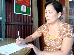 Trao tiền từ thiện