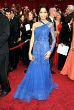 Cựu người mẫu Ấn Độ Freida Pinto tỏa sáng trong lĩnh vực nghệ thuật thứ bảy