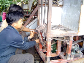 Cần sự hợp lực