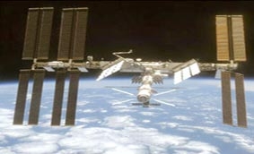 Phi hành đoàn ISS “sơ tán”
vì ... “rác” vũ trụ