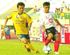 Đội khách nhỉnh hơn