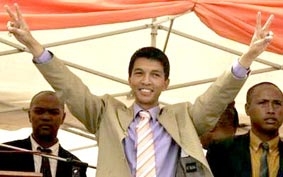 Liên minh châu Phi 
đình chỉ tư cách thành viên của Madagascar