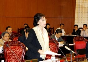 <font color="#0000ff">Bộ trưởng Bộ Lao động - Thương binh và Xã hội Nguyễn Thị Kim Ngân 
trả lời chất vấn tại phiên họp thứ 18 của Ủy ban Thường vụ Quốc hội</font><br>

Cần tăng cường công tác hậu kiểm trong việc thực hiện các chính sách