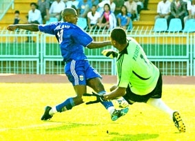 Đồng Tâm Long An và Becamex Bình Dương bất phân thắng bại