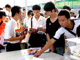 Học sinh vùng ven vẫn thiệt thòi