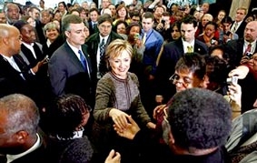 Hillary Clinton "nhà ngoại giao điện tử"