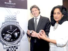 Đồng hồ “coi bói”