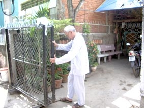 Người dân tích cực hiến đất làm đường