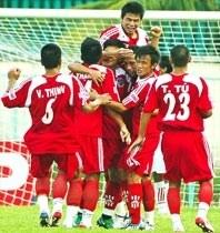 Không có sự "độc diễn" cả hai tốp