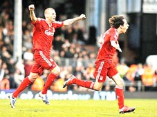 "Đỏ" sẽ thắng "xanh" ?