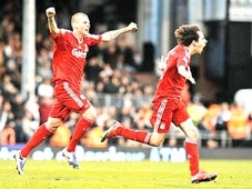 "Đỏ" sẽ thắng "xanh" ?