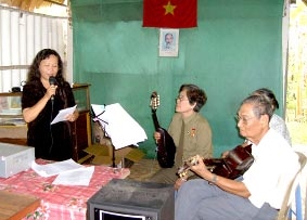 Câu lạc bộ thơ ca quần chúng-<br>
<i>một hình thức sinh hoạt văn hóa bổ ích</i>