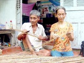 Người phụ nữ tật nguyền đáng khâm phục !