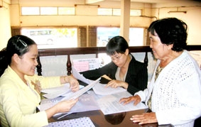 Chậm vì thủ tục !