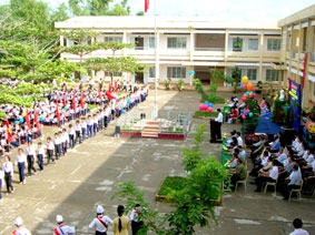 Con đường còn lắm gian nan