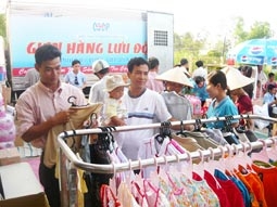 Tích cực kích cầu tiêu dùng