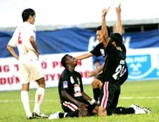 Đồng Tâm Long An và Hoàng Anh Gia Lai đại thắng