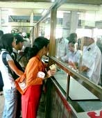 Lượng hành khách tăng cao, nhiều doanh nghiệp vận tải tăng giá vé