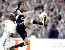 Cuộc đua tay đôi giữa hai "chiến mã"