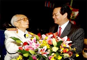 Mít tinh trọng thể kỷ niệm 55 năm Chiến thắng lịch sử Điện Biên Phủ