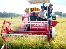 Trao cho nông dân "chiếc cần câu"?