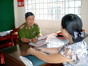 Những bông hoa tươi thắm của ngành công an
