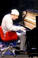 Độc tấu dương cầm lâu nhất thế giới