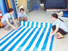 Nhộn nhịp thị trường mùa mưa