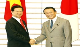 Thủ tướng Nguyễn Tấn Dũng hội đàm với Thủ tướng Taro Aso