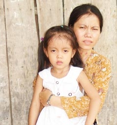 Mong trái tim bé Mơ 
được mạnh lành