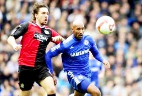 “Quà” chia tay Guus Hiddink?