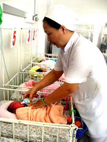 Chọn sinh mổ - Vì mẹ hay con?