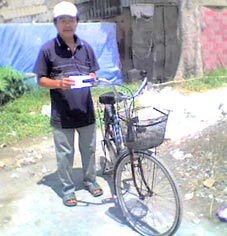 Trao tiền từ thiện