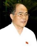 Phó Thủ tướng Nguyễn Sinh Hùng giải trình một số vấn đề mà Quốc hội và cử tri quan tâm