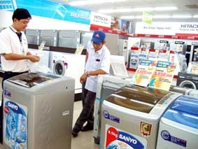 Tiếp tục giảm giá để kích cầu