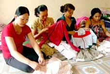 Chung tay xây dựng gia đình hạnh phúc